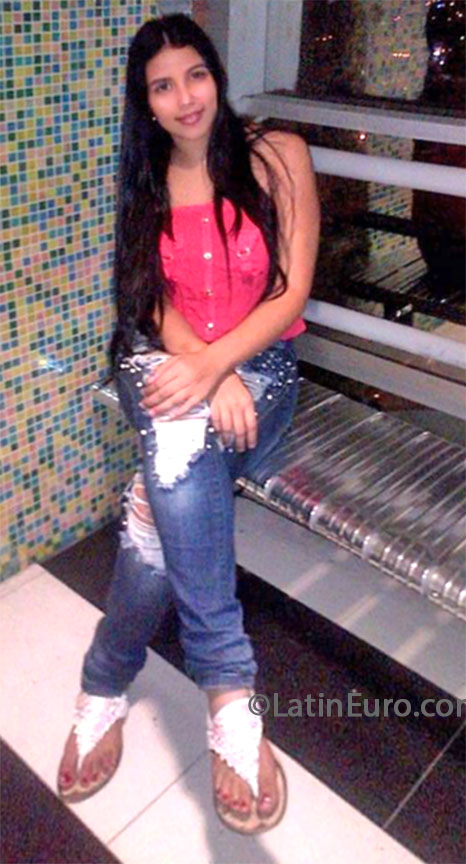 Date this cute Colombia girl Mary from Medellin CO13257