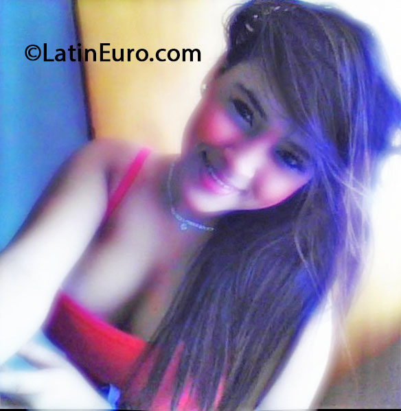 Date this gorgeous Colombia girl Melissa from Cali CO13278