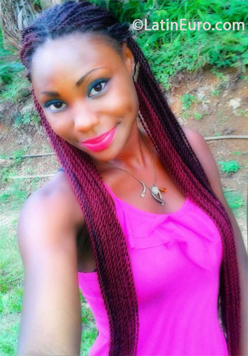 Date this beautiful Jamaica girl Shamona from saint Ann JM1697