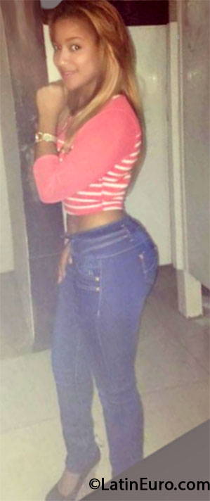 Date this lovely Dominican Republic girl Elizabeth from Bonao DO33279