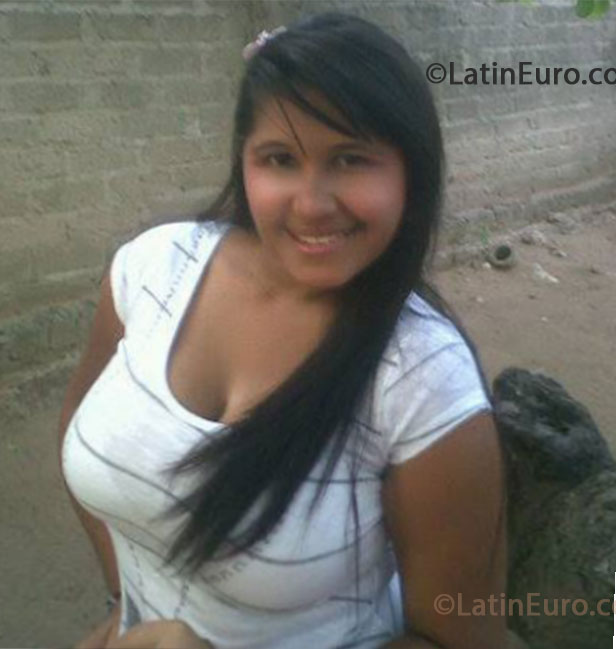 Date this sultry Colombia girl Mileth from Maicao CO13399