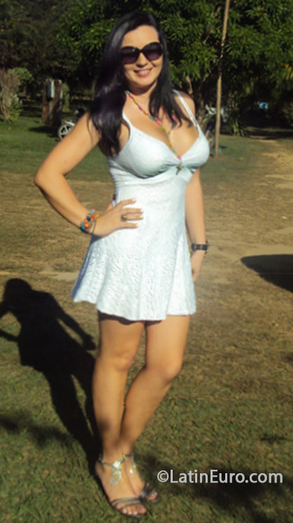 Date this sensual Colombia girl Catalina from Villavicencio CO13404