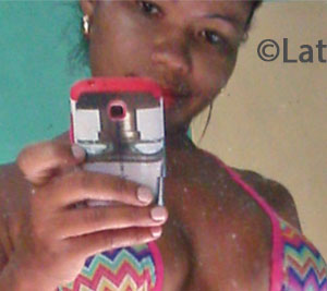 Date this fun Brazil girl Clediane from Salvador BR7977