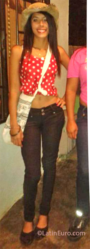 Date this beautiful Colombia girl Clara from Barranquilla CO13617