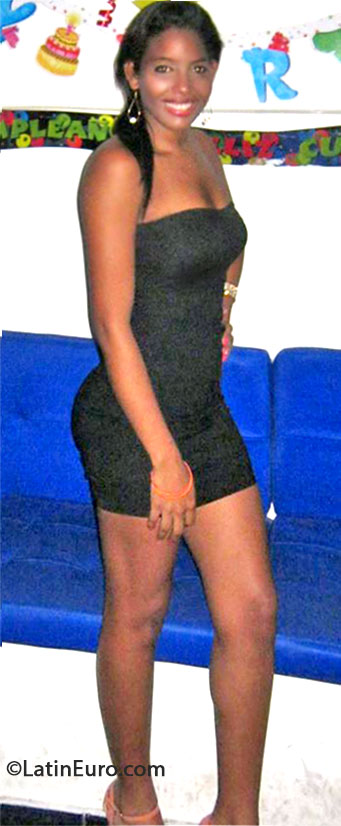Date this passionate Colombia girl Lilia from Cartagena CO13701