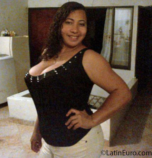 Date this hard body Colombia girl Patricia quinta from Cali CO13840