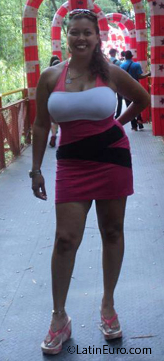 Date this happy Colombia girl LINA from Medellin CO13857
