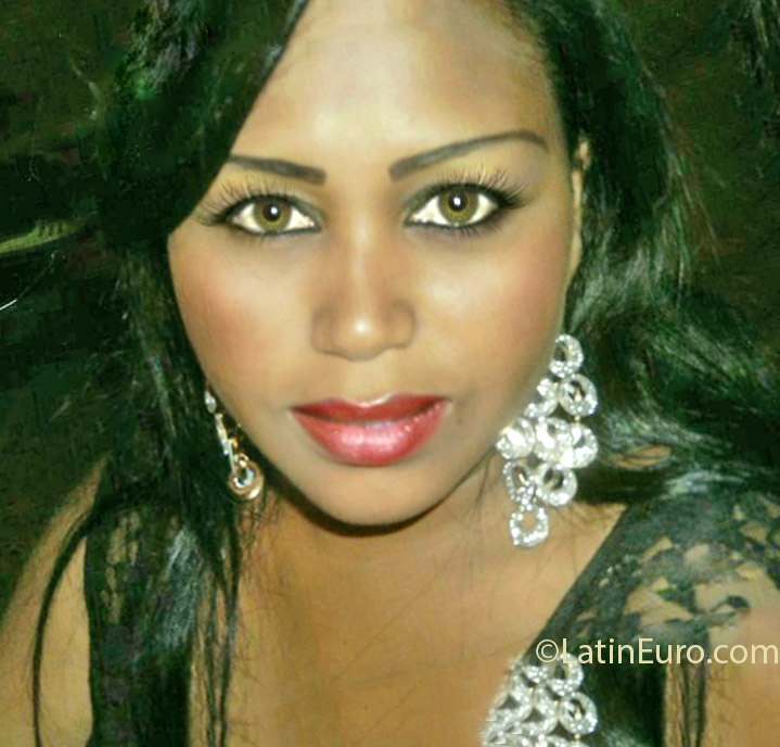 Date this foxy Colombia girl Dayana from Cali CO13853