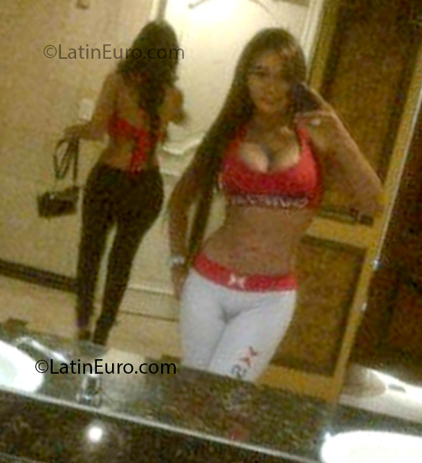Date this tall Ecuador girl Linda from Guayaquil EC161