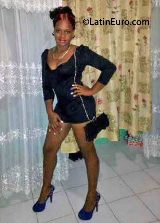 Date this cute Jamaica girl Shamel from St. Mary JM1294