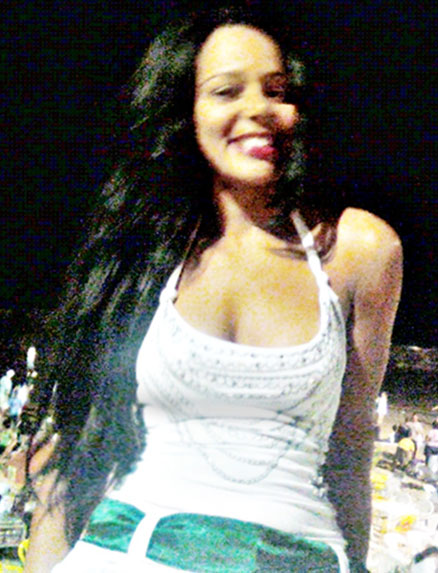 Date this happy Brazil girl Aide from Salvador BR8162