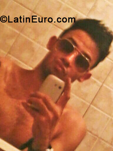 Date this sensual Brazil man Everton from Belo Horizonte BR8175