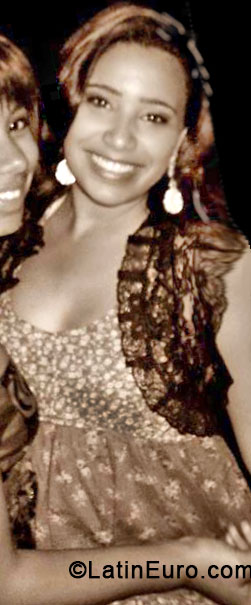 Date this athletic Brazil girl Layne from Sao Jose Da Safira BR8187