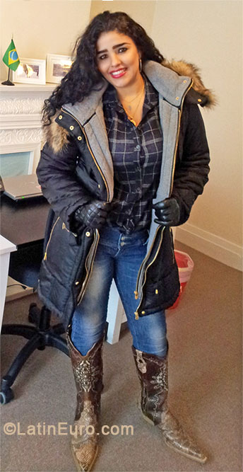 Date this gorgeous Brazil girl Daniele from Rio De Janeiro BR8202