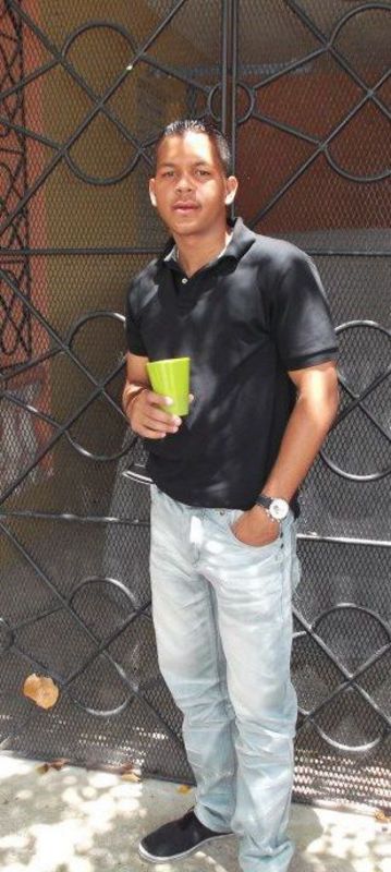 Date this happy Dominican Republic man Victor alvarez from Santo Domingo DO17650