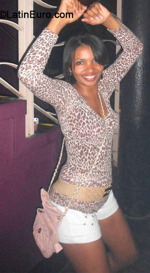 Date this exotic Brazil girl Fernanda from Belo Horizonte BR8297