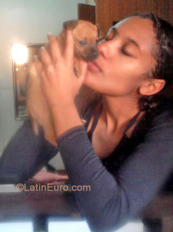 Date this foxy Brazil girl Veronica from Cambe BR8306