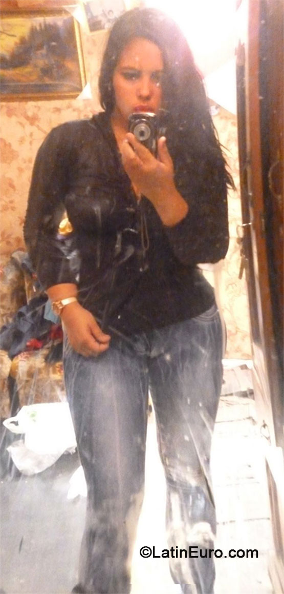 Date this tall Peru girl Jaheida from Lima PE864