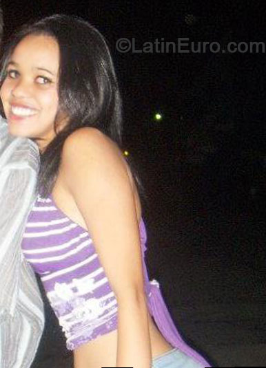 Date this charming Brazil girl Amanda from Sao Paulo BR8324