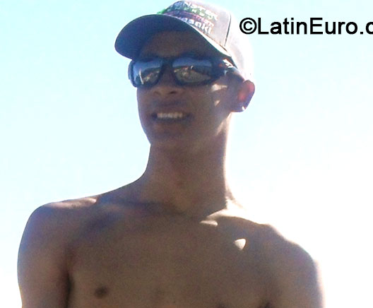 Date this charming Brazil man Jonathan from Rio De Janeiro BR8336