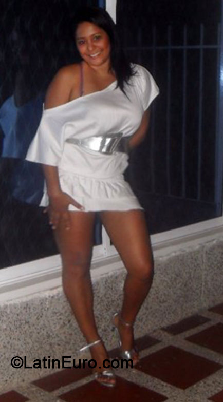 Date this athletic Colombia girl Mileidys from Santa Marta CO14600