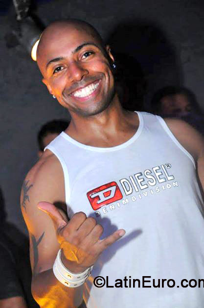 Date this passionate Brazil man Alexandre from Palhoca BR8369