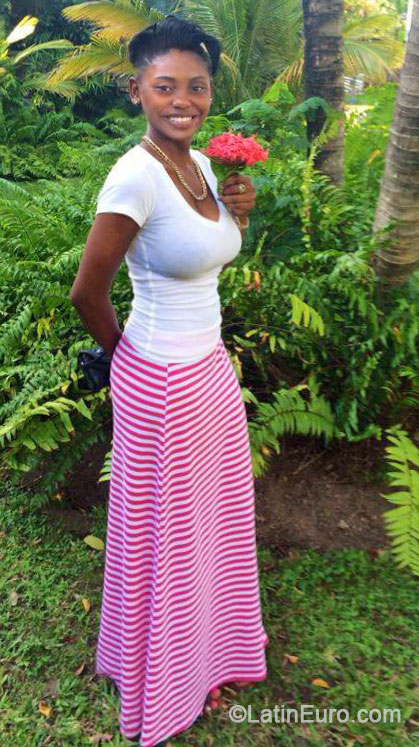 Date this attractive Jamaica girl Charline from Kingston JM1466