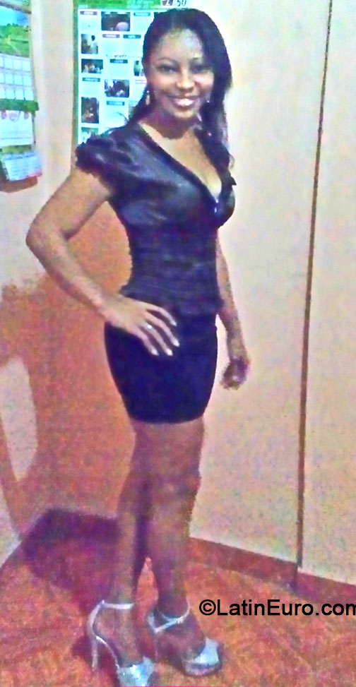 Date this beautiful Colombia girl Moyita from Cali CO14657