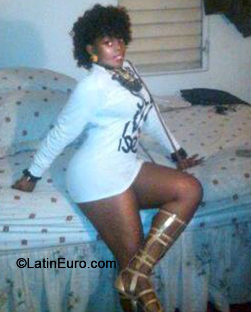 Date this good-looking Jamaica girl Tifania from Kingston JM1478