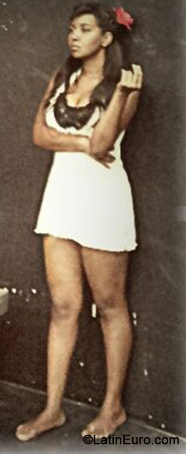 Date this georgeous Brazil girl Carina from Betim BR8423