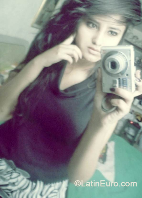 Date this beautiful Colombia girl Djana from Bogota CO14756