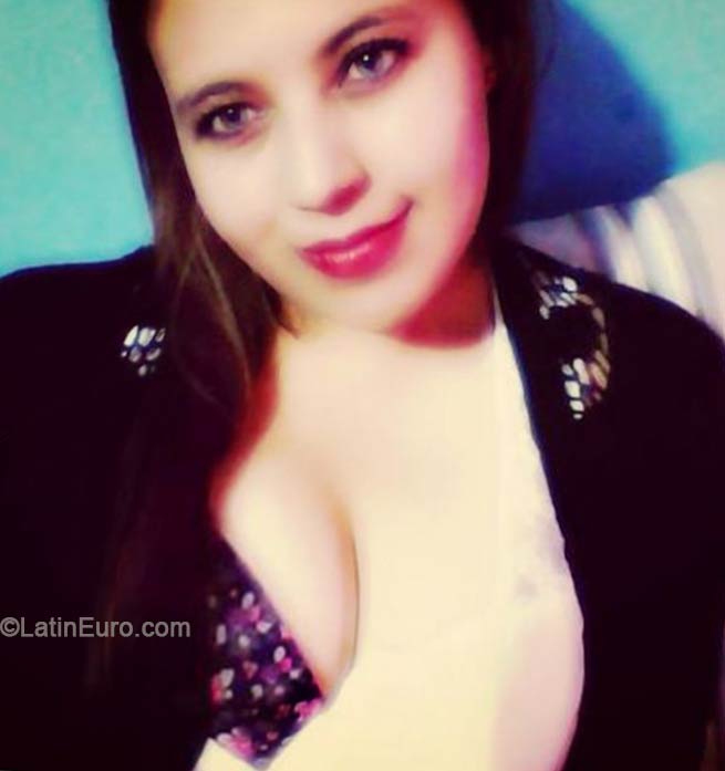 Date this pretty Colombia girl Paola from Bogota CO14757