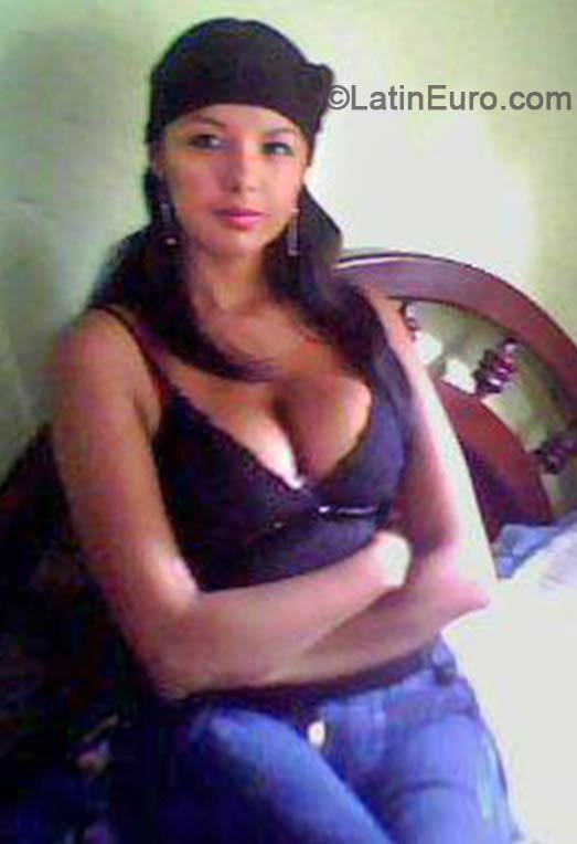 Date this delightful Colombia girl Yuli from Medellin CO14786