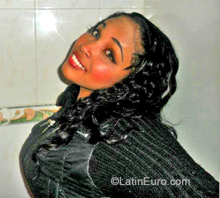 Date this hot Colombia girl Branis from Bogota CO14828