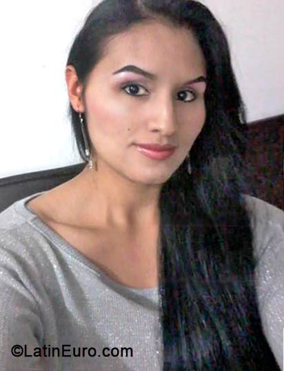 Date this foxy Colombia girl Alejandra from Bogota CO14834