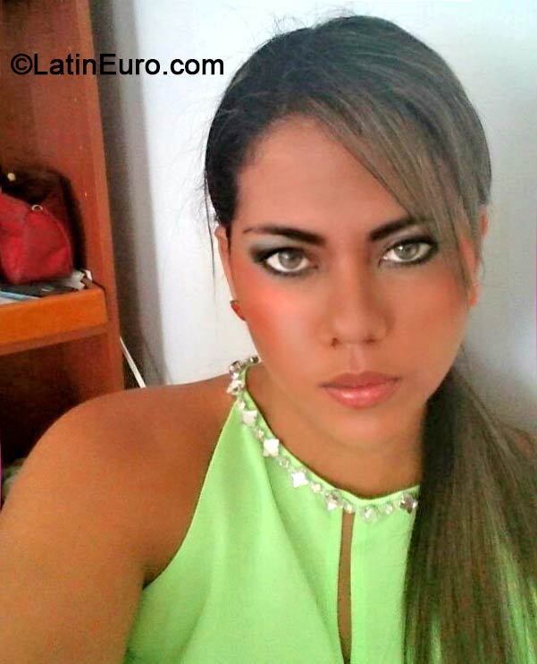 Date this georgeous Colombia girl Paola from ibague CO14909