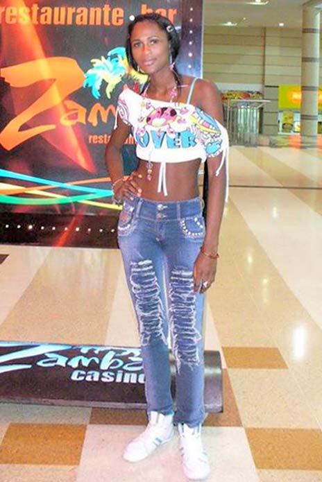 Date this voluptuous Colombia girl Kelly from Cali CO14933