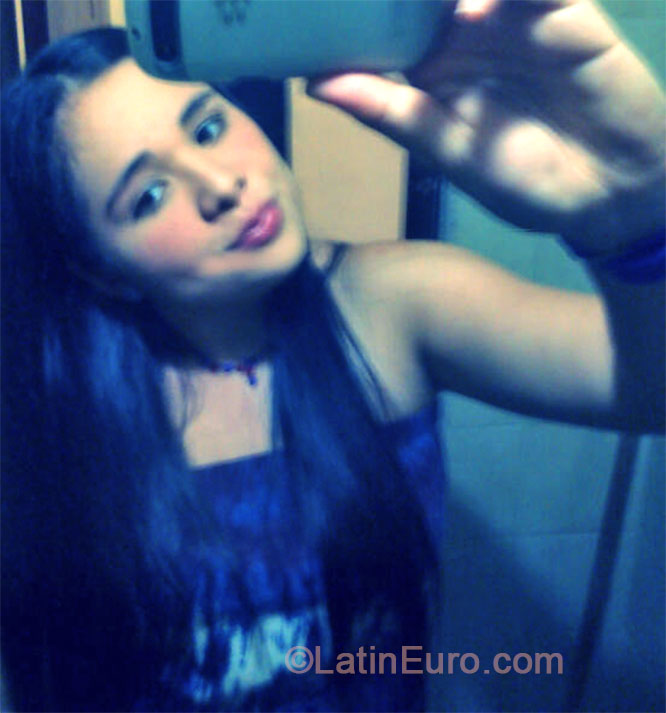 Date this exotic Colombia girl Daniela from Cali CO14967