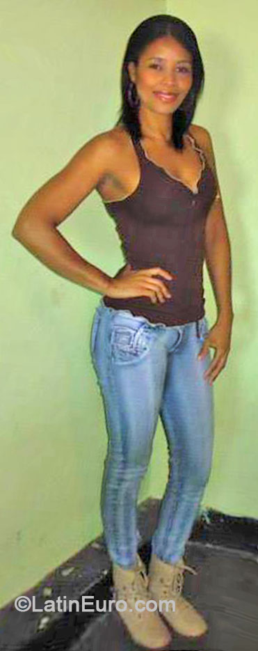 Date this sultry Colombia girl Ledis from Medellin CO15031