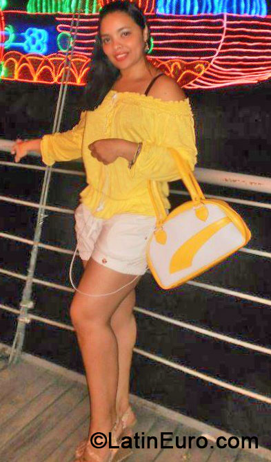 Date this exotic Colombia girl Luz from Medellin CO15042