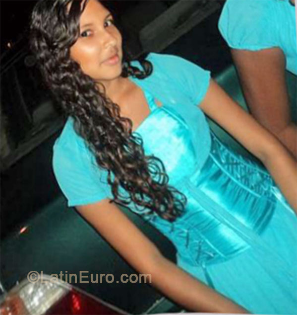 Date this stunning Colombia girl Geraldine from Cali CO15063