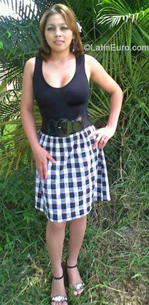 Date this georgeous Honduras girl MARICELA AMADOR from Villanueva HN951