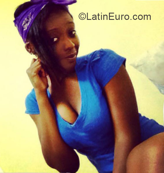 Date this sultry Jamaica girl Lesa from Kingston JM1627