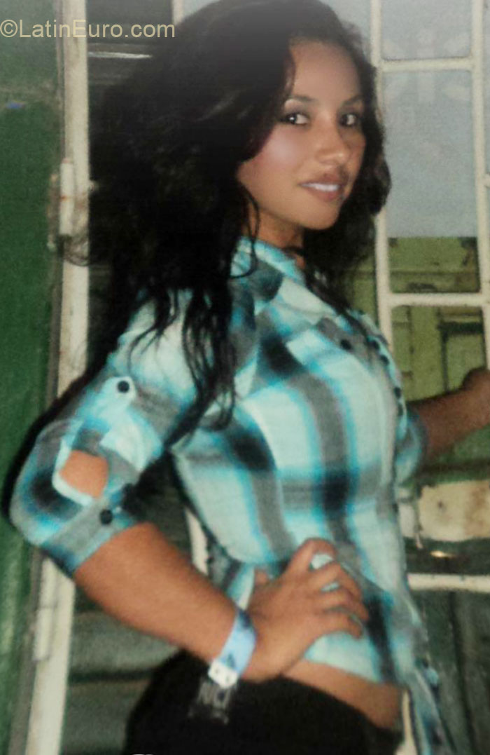 Date this charming Peru girl Karina from Trujillo PE963