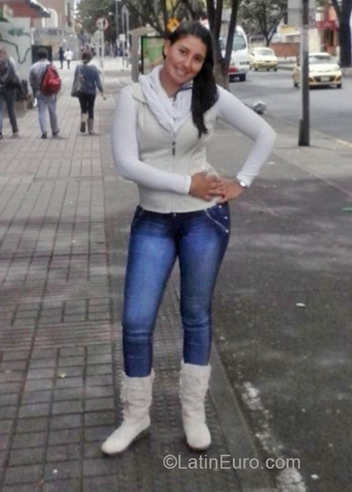 Date this hard body Colombia girl Diana from Bogota CO15087