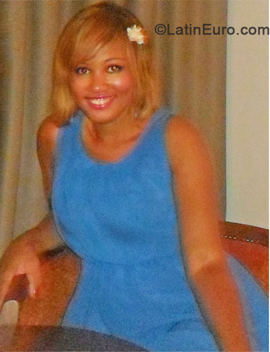 Date this voluptuous Malta girl Fernanda from Malta MT4