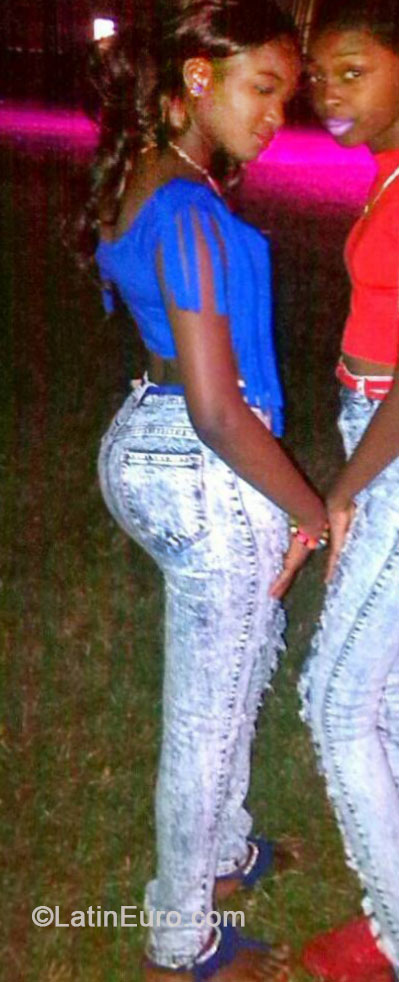 Date this attractive Jamaica girl Shantel from Kingston JM1644