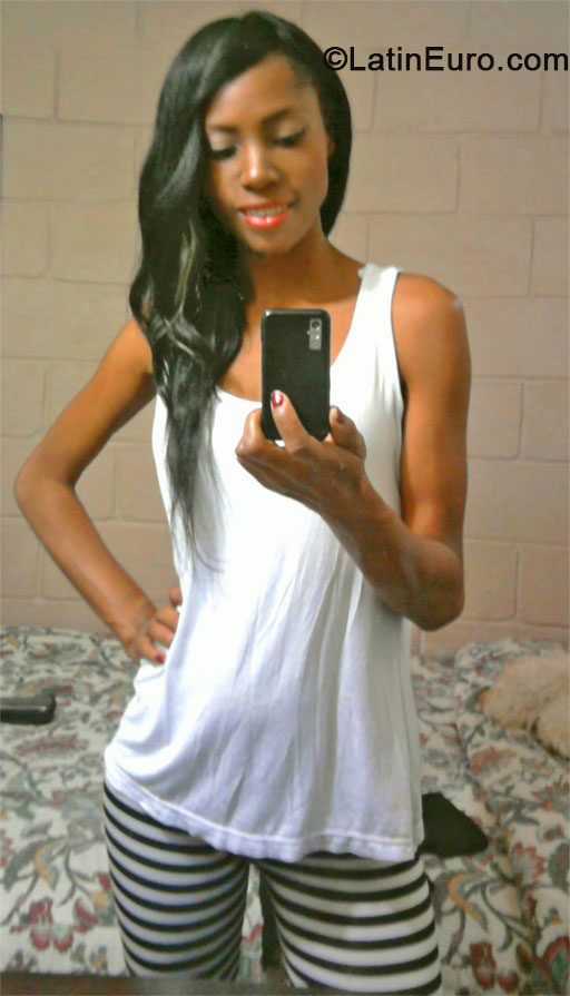 Date this athletic Colombia girl Juli from Medellin CO15140