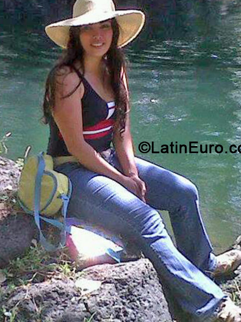 Date this funny Honduras girl Maria from San Pedro Sula HN979