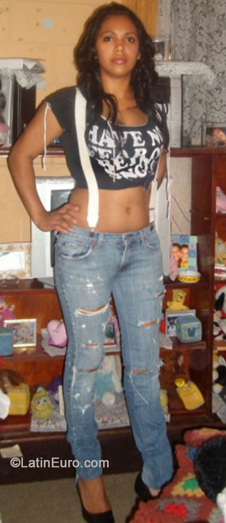 Date this nice looking El Salvador girl Rocio from San Salvador SV76